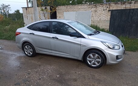 Hyundai Solaris II рестайлинг, 2013 год, 1 050 000 рублей, 3 фотография