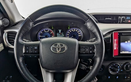 Toyota Hilux VIII, 2018 год, 4 220 000 рублей, 21 фотография