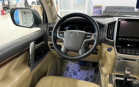 Toyota Land Cruiser 200, 2015 год, 6 699 000 рублей, 14 фотография