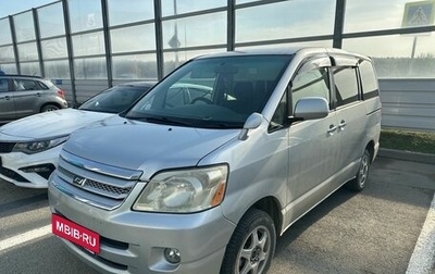 Toyota Noah III, 2005 год, 900 000 рублей, 1 фотография