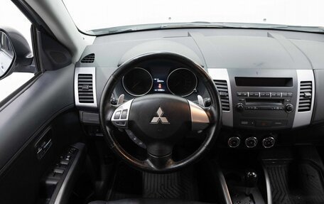 Mitsubishi Outlander III рестайлинг 3, 2011 год, 1 385 000 рублей, 16 фотография