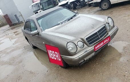 Mercedes-Benz E-Класс, 1998 год, 210 000 рублей, 1 фотография