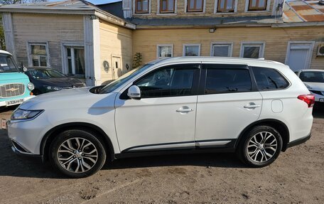 Mitsubishi Outlander III рестайлинг 3, 2018 год, 1 769 000 рублей, 3 фотография