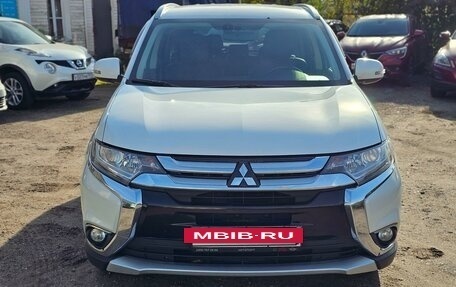 Mitsubishi Outlander III рестайлинг 3, 2018 год, 1 769 000 рублей, 12 фотография