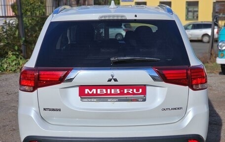 Mitsubishi Outlander III рестайлинг 3, 2018 год, 1 769 000 рублей, 6 фотография