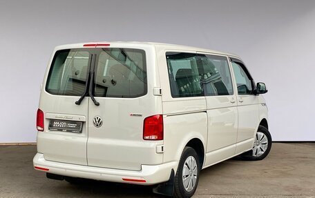 Volkswagen Caravelle T6 рестайлинг, 2020 год, 5 200 000 рублей, 26 фотография