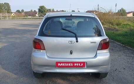 Toyota Yaris I рестайлинг, 1999 год, 245 000 рублей, 5 фотография