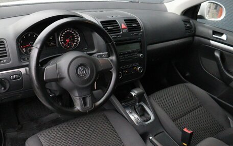 Volkswagen Jetta VI, 2010 год, 899 000 рублей, 5 фотография