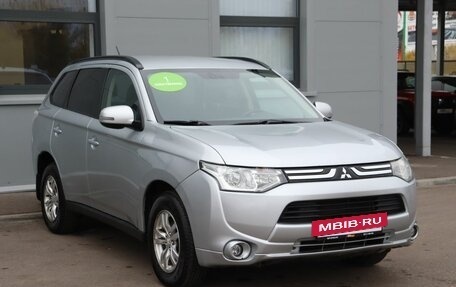 Mitsubishi Outlander III рестайлинг 3, 2014 год, 1 699 000 рублей, 3 фотография