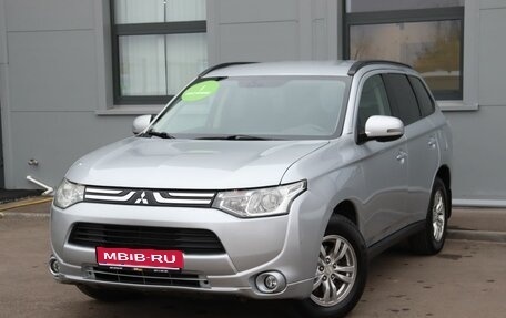 Mitsubishi Outlander III рестайлинг 3, 2014 год, 1 699 000 рублей, 1 фотография