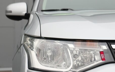 Mitsubishi Outlander III рестайлинг 3, 2014 год, 1 699 000 рублей, 15 фотография