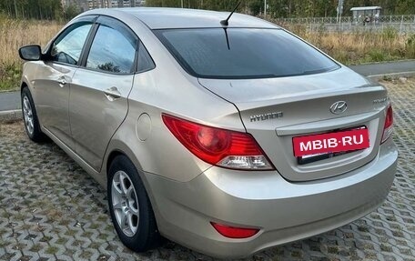 Hyundai Solaris II рестайлинг, 2011 год, 930 000 рублей, 2 фотография