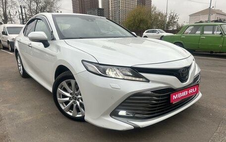 Toyota Camry, 2019 год, 2 850 000 рублей, 1 фотография