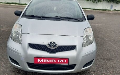 Toyota Yaris III рестайлинг, 2009 год, 540 000 рублей, 10 фотография