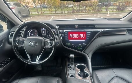 Toyota Camry, 2019 год, 2 850 000 рублей, 4 фотография