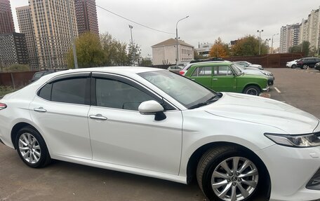 Toyota Camry, 2019 год, 2 850 000 рублей, 2 фотография