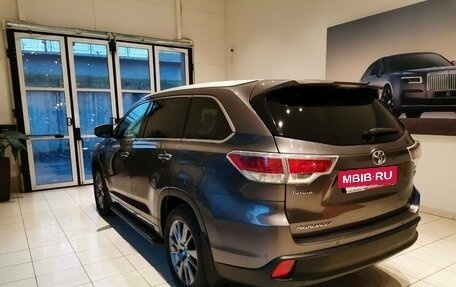 Toyota Highlander III, 2015 год, 3 275 000 рублей, 6 фотография