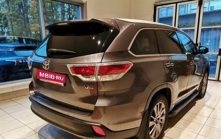 Toyota Highlander III, 2015 год, 3 275 000 рублей, 4 фотография