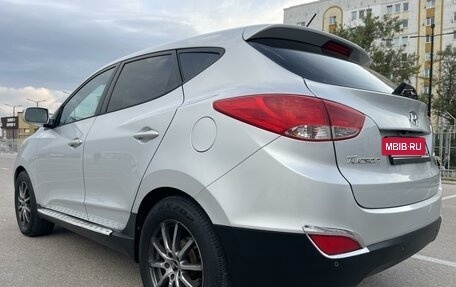 Hyundai Tucson III, 2011 год, 1 597 000 рублей, 10 фотография