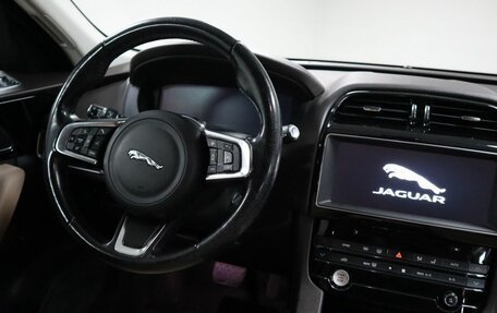 Jaguar F-Pace, 2018 год, 2 900 000 рублей, 16 фотография