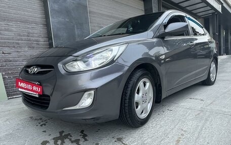 Hyundai Solaris II рестайлинг, 2012 год, 950 000 рублей, 3 фотография