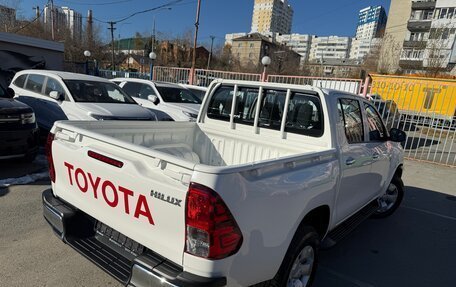 Toyota Hilux VIII, 2022 год, 5 300 000 рублей, 11 фотография