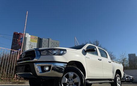 Toyota Hilux VIII, 2022 год, 5 300 000 рублей, 10 фотография