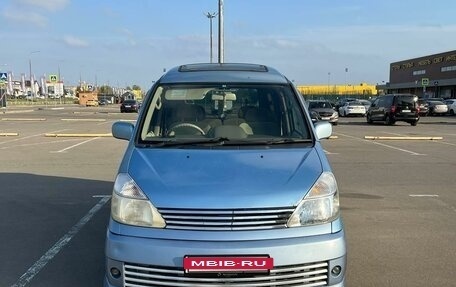 Nissan Serena II, 2002 год, 600 000 рублей, 3 фотография