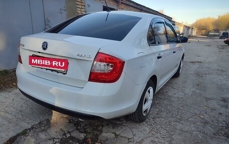 Skoda Rapid I, 2015 год, 880 000 рублей, 4 фотография