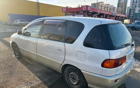 Toyota Ipsum II, 2000 год, 750 000 рублей, 5 фотография