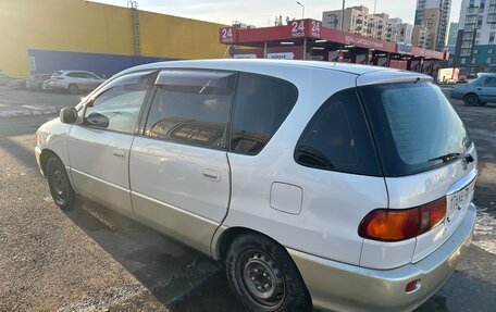 Toyota Ipsum II, 2000 год, 750 000 рублей, 6 фотография