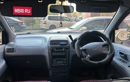 Toyota Ipsum II, 2000 год, 750 000 рублей, 21 фотография