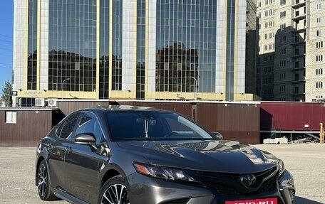 Toyota Camry, 2018 год, 2 950 000 рублей, 2 фотография