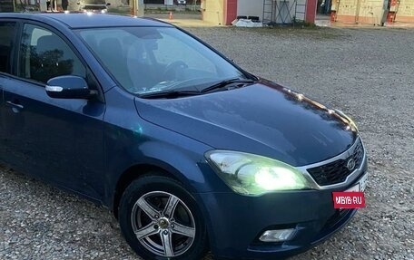 KIA cee'd I рестайлинг, 2011 год, 915 000 рублей, 2 фотография