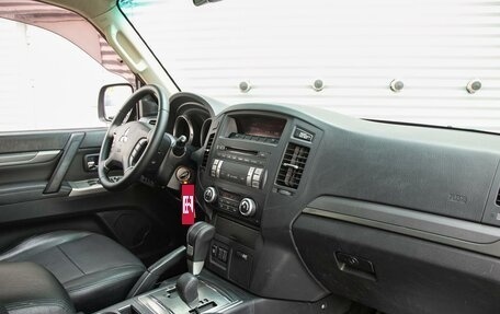 Mitsubishi Pajero IV, 2013 год, 2 175 000 рублей, 21 фотография