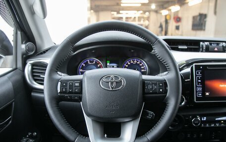 Toyota Hilux VIII, 2019 год, 3 597 000 рублей, 14 фотография