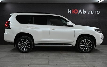 Toyota Land Cruiser Prado 150 рестайлинг 2, 2018 год, 6 450 000 рублей, 10 фотография