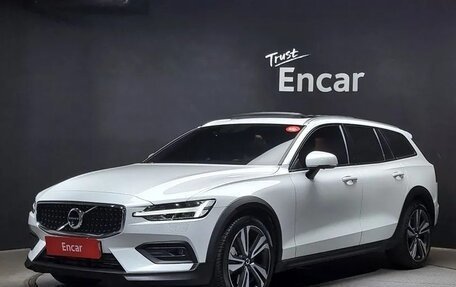 Volvo V60 Cross Country II, 2020 год, 3 890 100 рублей, 1 фотография