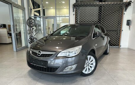 Opel Astra J, 2011 год, 749 000 рублей, 1 фотография