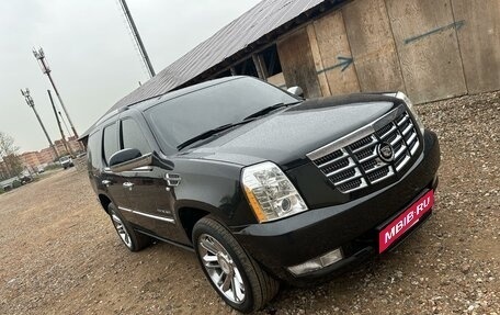 Cadillac Escalade III, 2011 год, 2 450 000 рублей, 2 фотография