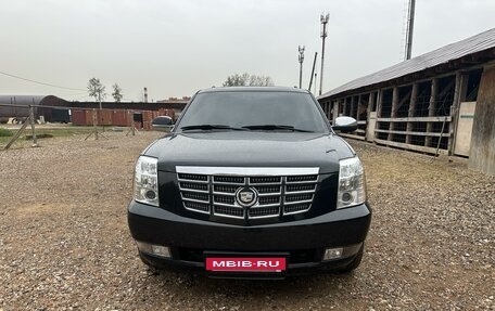 Cadillac Escalade III, 2011 год, 2 450 000 рублей, 4 фотография