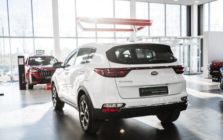 KIA Sportage IV рестайлинг, 2020 год, 2 500 000 рублей, 8 фотография