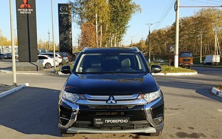 Mitsubishi Outlander III рестайлинг 3, 2017 год, 2 059 200 рублей, 2 фотография