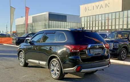 Mitsubishi Outlander III рестайлинг 3, 2017 год, 2 059 200 рублей, 7 фотография