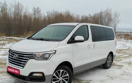 Hyundai Grand Starex Grand Starex I рестайлинг 2, 2018 год, 4 200 000 рублей, 1 фотография