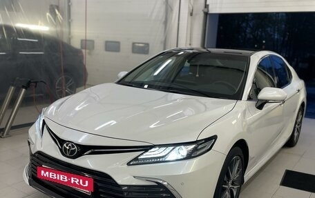 Toyota Camry, 2023 год, 4 700 000 рублей, 10 фотография