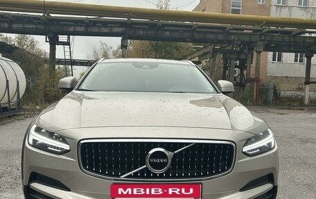 Volvo V90 Cross Country I рестайлинг, 2018 год, 3 500 000 рублей, 7 фотография