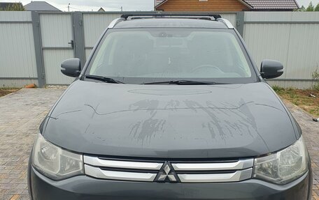 Mitsubishi Outlander III рестайлинг 3, 2014 год, 1 800 000 рублей, 9 фотография