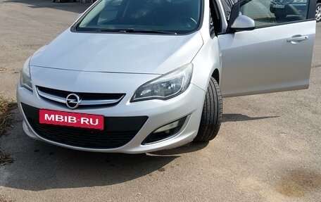 Opel Astra J, 2012 год, 820 000 рублей, 2 фотография