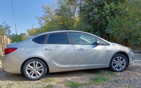 Opel Astra J, 2012 год, 820 000 рублей, 7 фотография